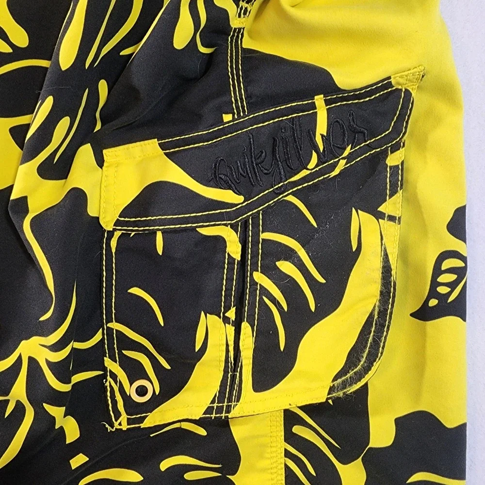 Quiksilver Mens XXL‎ Yellow Black Tropical Floral Cargo Board Shorts Swim Trunks